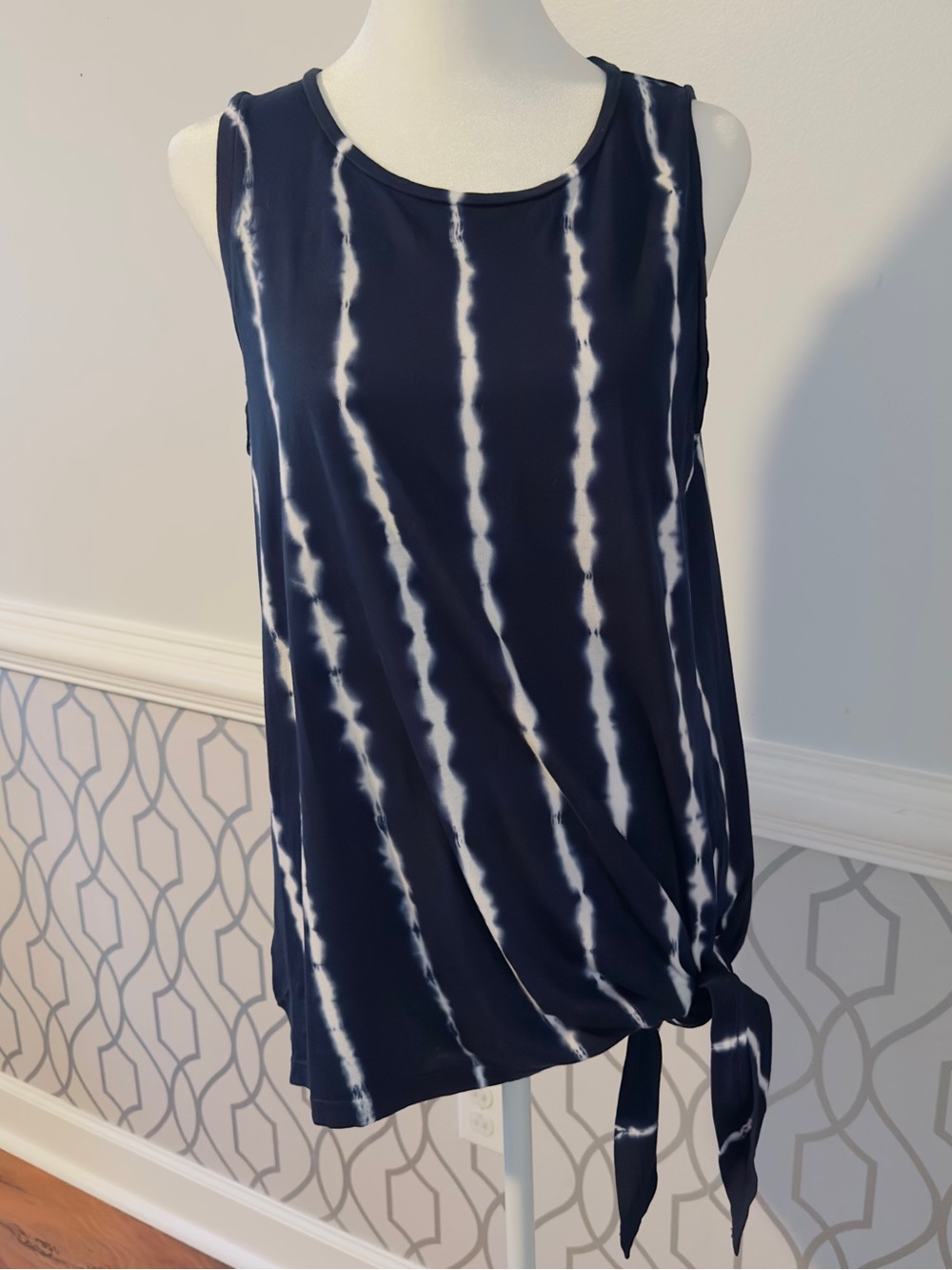 Chaps Womans Sleeveless Tank Top Tie Dye SZ M Knotted Side Blue White Cotton Mix